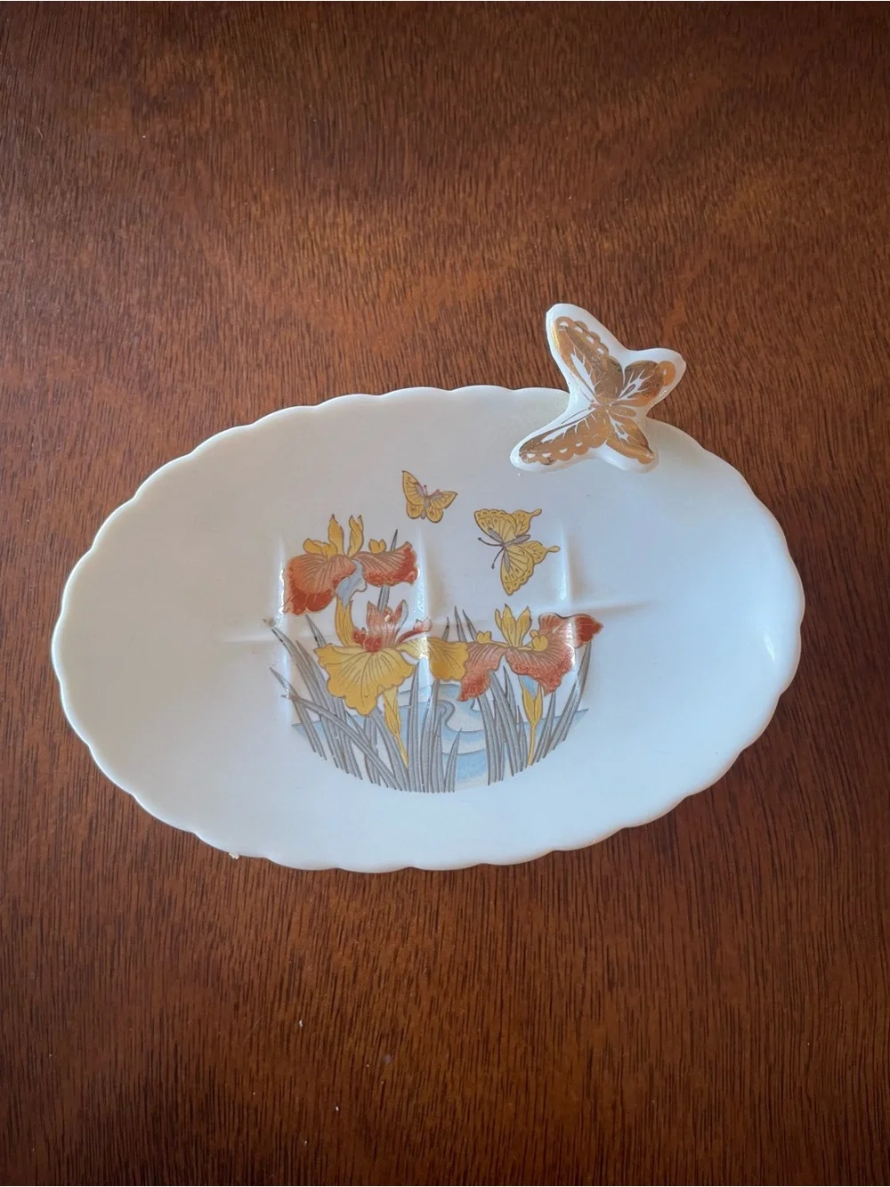 Vintage dish accent